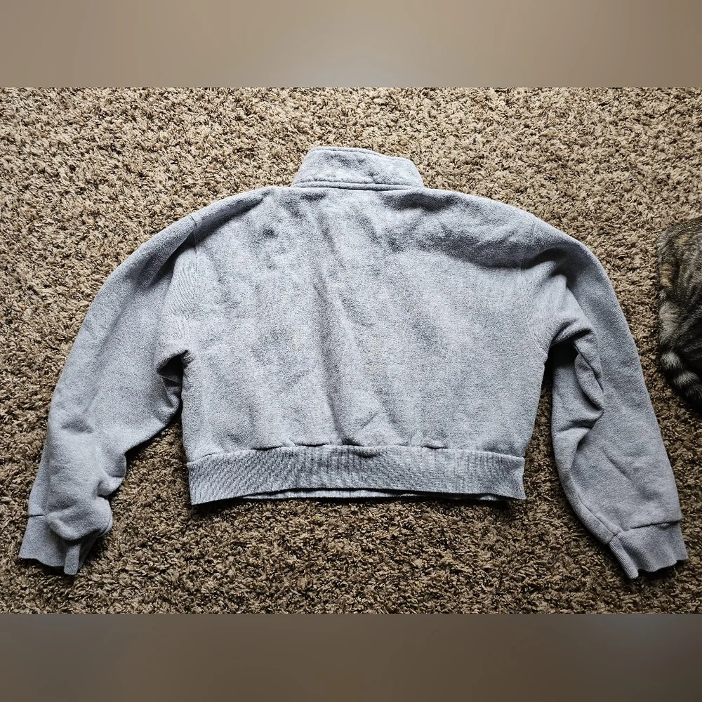 TNA Aritzia fleece cropped gray 1/3 zip up‎ longsleeve sweatshirt size L